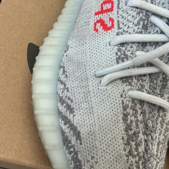 YEEZY BOOST 350 V2 BLUETIN SIZE 7 PREOWNED - Picture 8 of 9